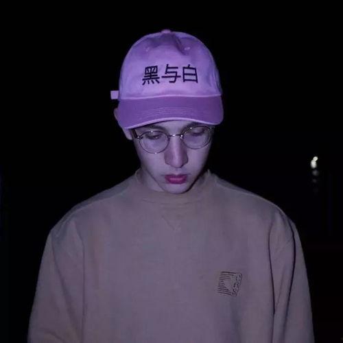 网红吃瓜微信头像男,揭秘网络红人的幕后生活 第2张 网红吃瓜微信头像男,揭秘网络红人的幕后生活 第2张